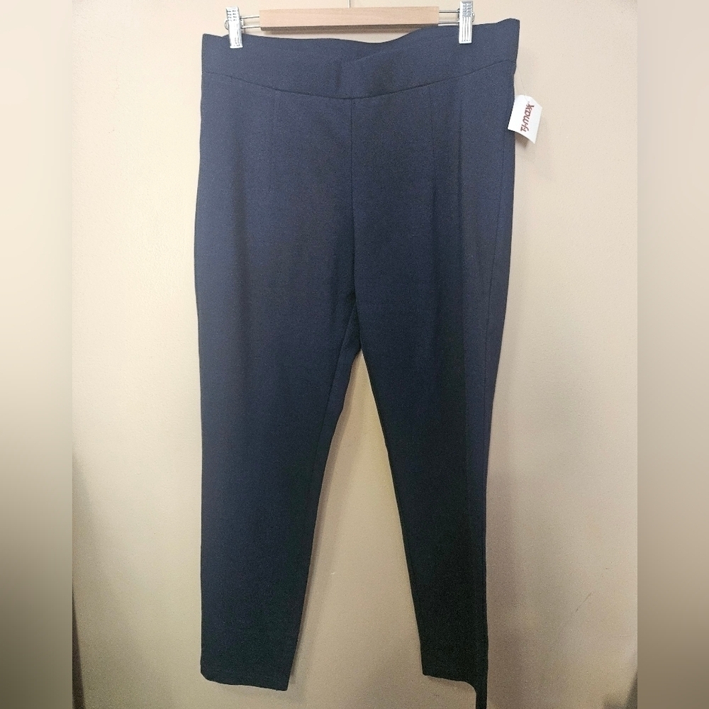 NWT Emma And Olivia Women's Size XL Navy Stretchy Pants